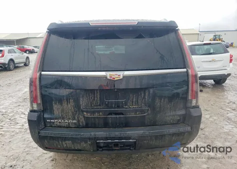 2018 Cadillac Escalade Platinum z USA, uszkodzony, nr VIN 1GYS4DKJ4JR276926